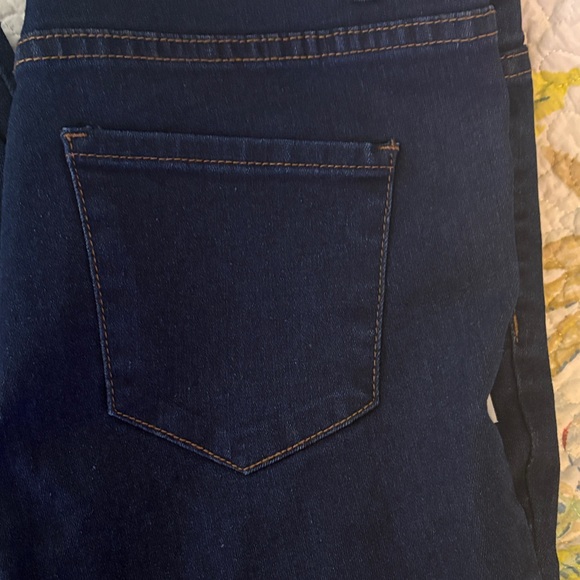 Tag - Picture 3 of 14